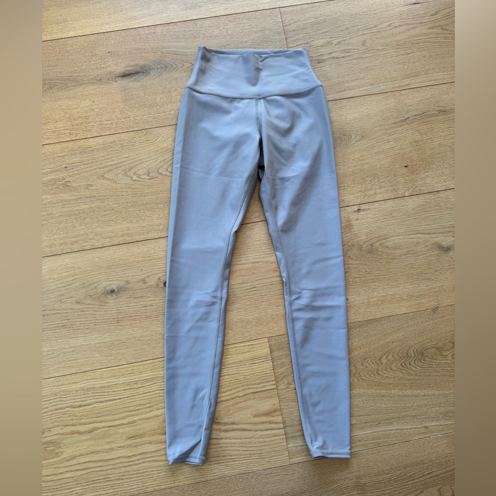 Alo airlift leggings, gravel color, size M, worn once